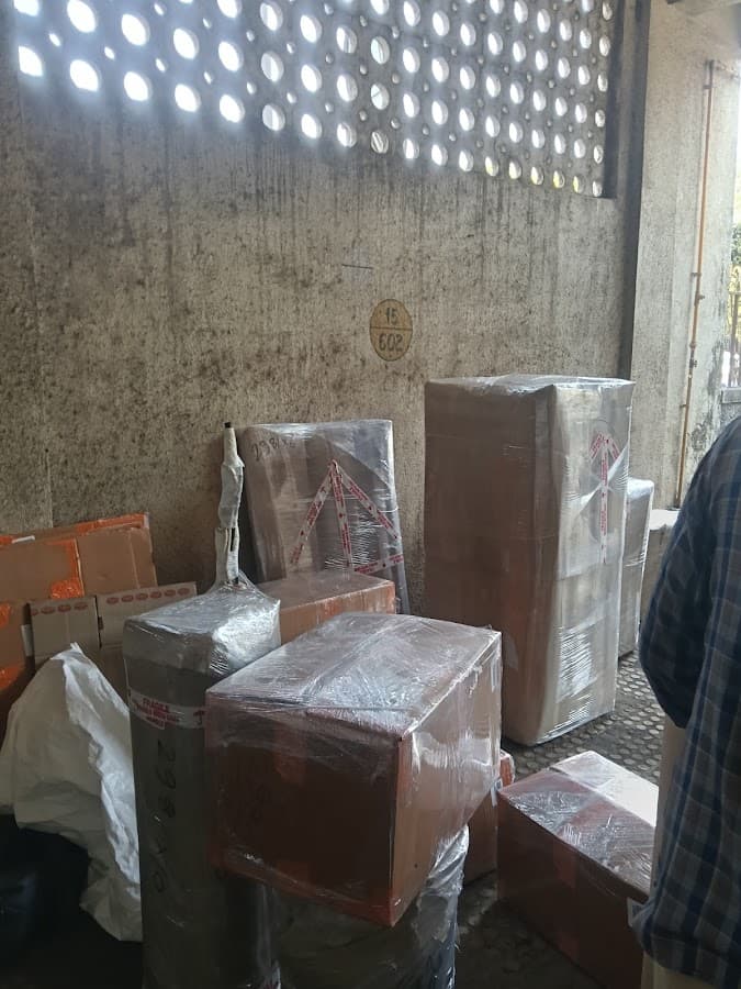 Arya Packers and Movers - Safe household shifting